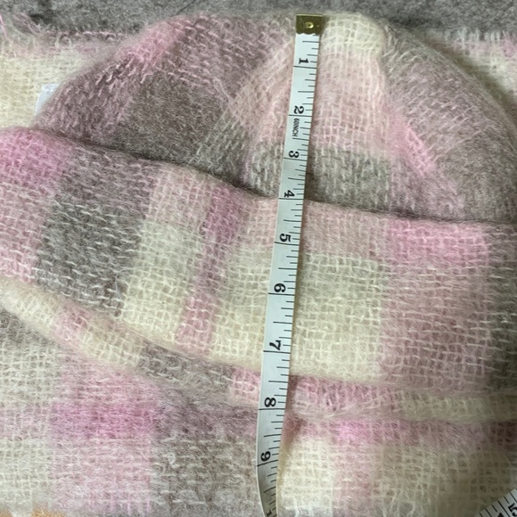 Donegal Design Pink and Cream Scarf - Picture 5 of 6